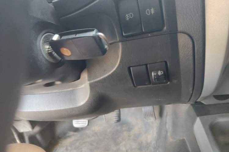 Used JMC Baodian 2018 2.9T New Value-Packed Two-Wheel-Drive Diesel Comfort Version with Extended Cargo Bed – JX4D30B5L Vehicle Key