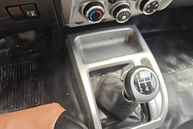 Used JMC Baodian 2018 2.9T New Value-Packed Two-Wheel-Drive Diesel Comfort Version with Extended Cargo Bed – JX4D30B5L Vehicle Key