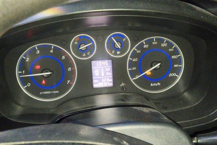 Used JMC Baodian 2018 2.9T New Value-Packed Two-Wheel-Drive Diesel Comfort Version with Extended Cargo Bed – JX4D30B5L Instrument Cluster