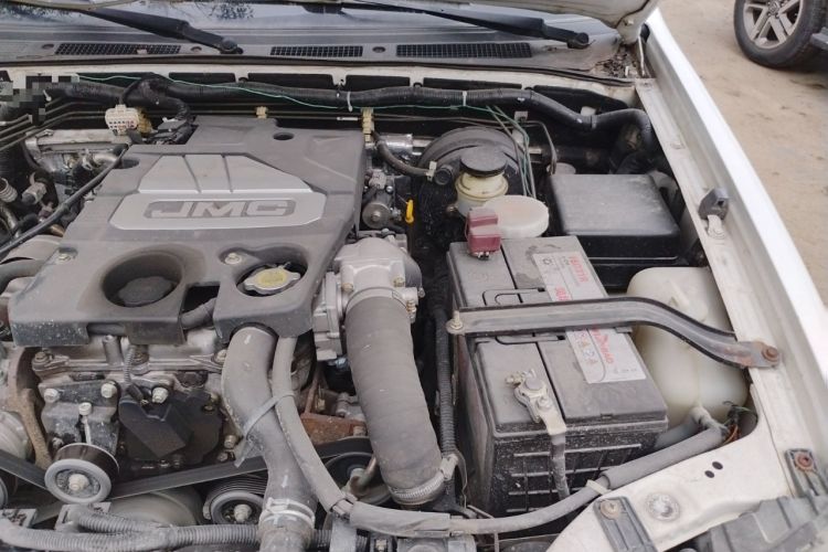 Used JMC Baodian 2018 2.9T New Value-Packed Two-Wheel-Drive Diesel Comfort Version with Standard Cargo Bed – JX4D30B5L Engine Bay Left