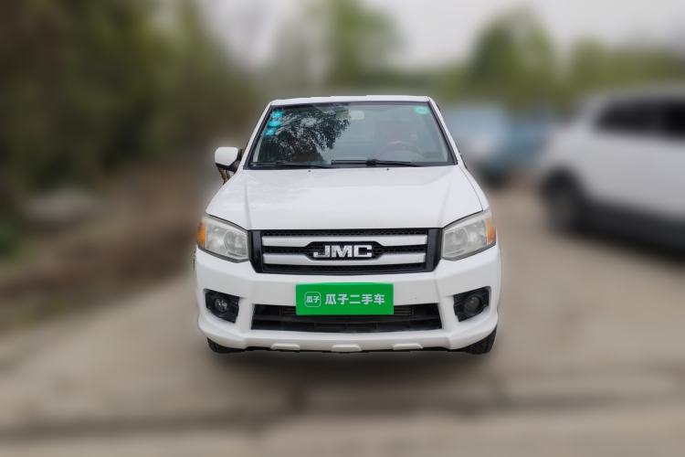 Used JMC Baodian 2018 2.9T New Value-Packed Two-Wheel-Drive Diesel Comfort Version with Standard Cargo Bed – JX4D30B5L Front