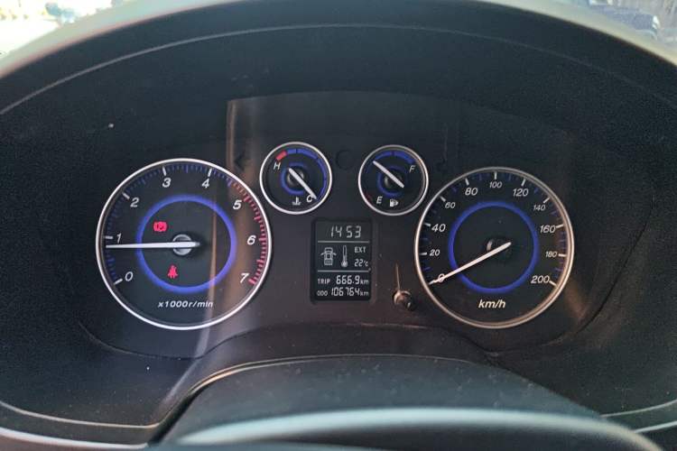 Used JMC Baodian 2018 2.9T New Value-Packed Two-Wheel-Drive Diesel Comfort Version with Extended Cargo Bed – JX4D30B5L Instrument Cluster
