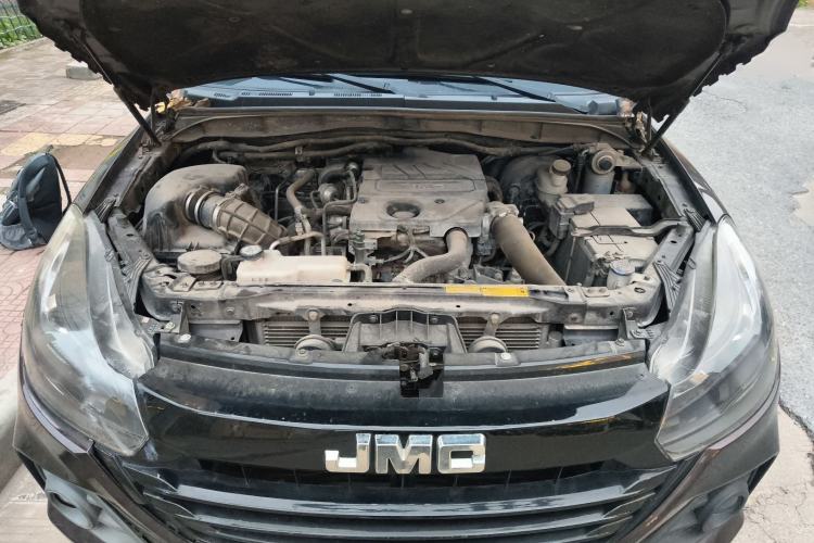 Used JMC Baodian 2020 2.5T Diesel Two-Wheel Drive Comfort Edition Standard Wheelbase JX4D25A6L Engine Bay