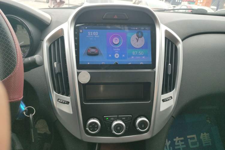 Used JMC Baodian 2020 2.5T Diesel Two-Wheel Drive Comfort Edition Long Wheelbase JX4D25A6L Audio And AC Panel