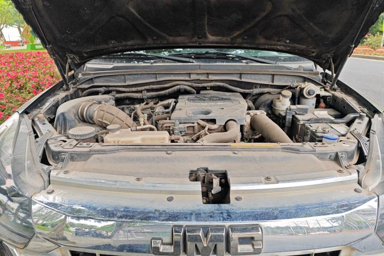 Used JMC Baodian 2020 2.5T Diesel Two-Wheel Drive Comfort Edition Long Wheelbase JX4D25A6L Engine Bay