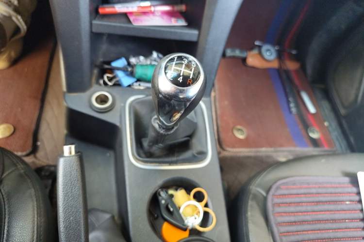Used JMC Baodian 2020 2.5T Diesel Two-Wheel Drive Comfort Edition Long Wheelbase JX4D25A6L Gear Lever