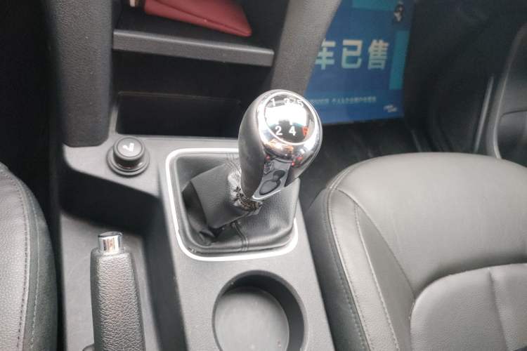 Used JMC Baodian 2020 2.5T Diesel Two-Wheel Drive Comfort Edition Long Wheelbase JX4D25A6L Gear Lever