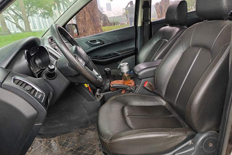 Used JMC Baodian 2020 2.5T Diesel Two-Wheel Drive Comfort Edition Long Wheelbase JX4D25A6L Left Front Seat
