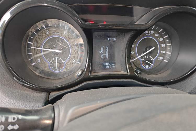 Used JMC Baodian 2020 2.5T Diesel Two-Wheel Drive Comfort Edition Long Wheelbase JX4D25A6L Odometer Close Up