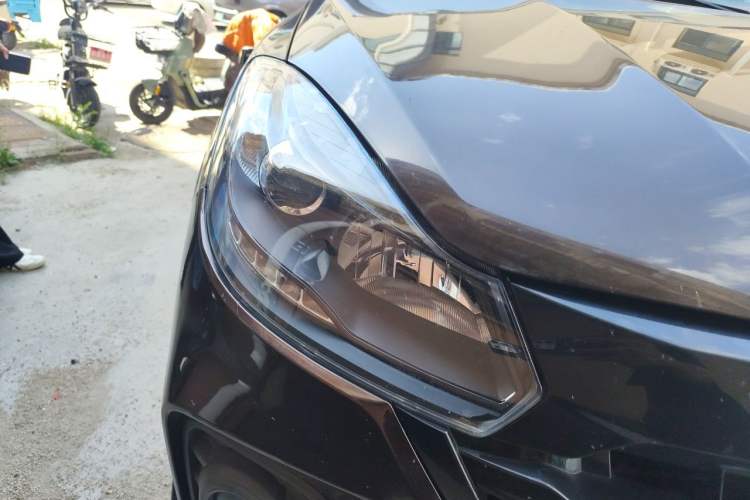 Used JMC Baodian 2020 2.5T Diesel Two-Wheel Drive Comfort Edition Long Wheelbase JX4D25A6L Right Front Headlight
