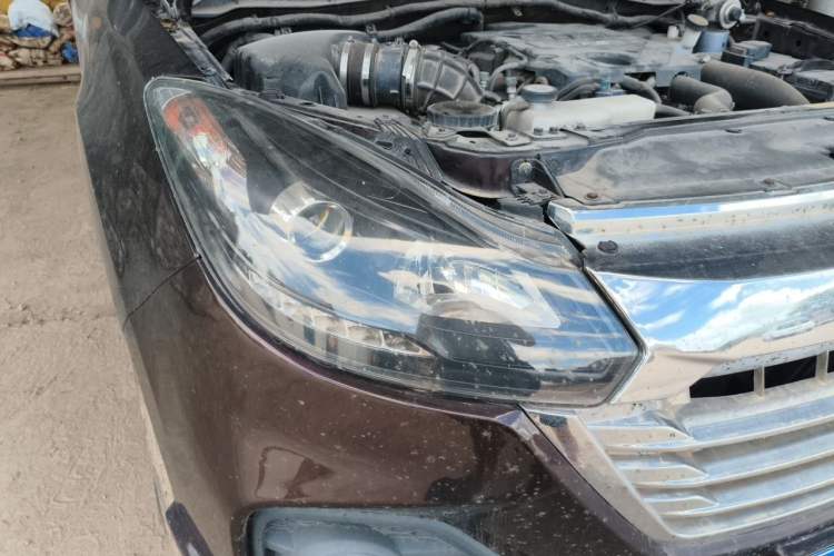 Used JMC Baodian 2020 2.5T Diesel Two-Wheel Drive Comfort Edition Long Wheelbase JX4D25A6L Right Front Headlight