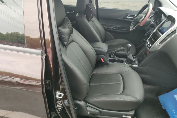 Used JMC Baodian 2020 2.5T Diesel Two-Wheel Drive Comfort Edition Long Wheelbase JX4D25A6L Right Front Seat