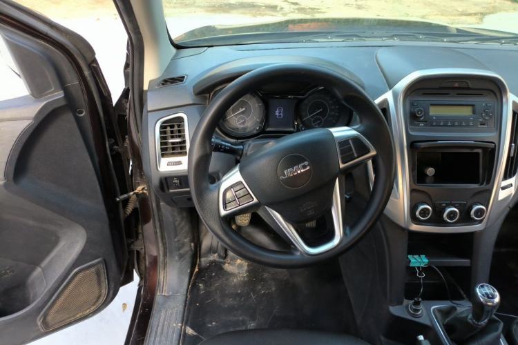 Used JMC Baodian 2020 2.5T Diesel Two-Wheel Drive Comfort Edition Standard Wheelbase JX4D25A6L Steering Wheel