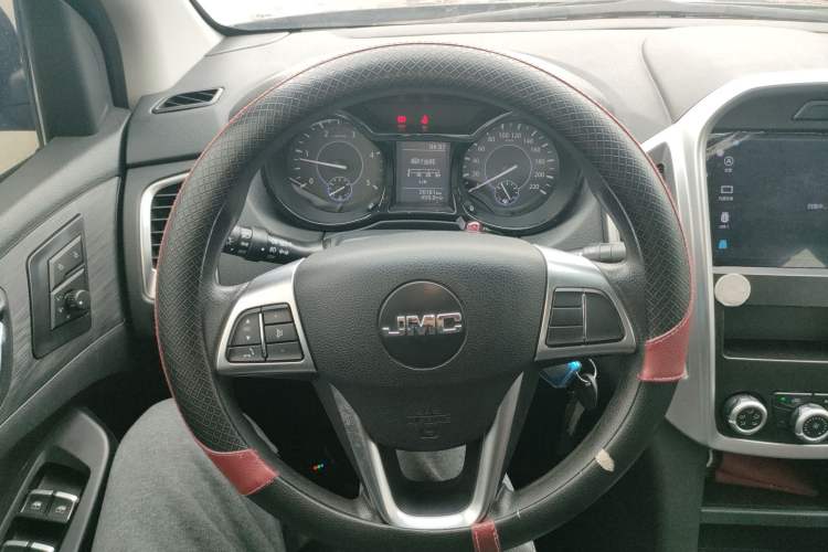 Used JMC Baodian 2020 2.5T Diesel Two-Wheel Drive Comfort Edition Long Wheelbase JX4D25A6L Steering Wheel