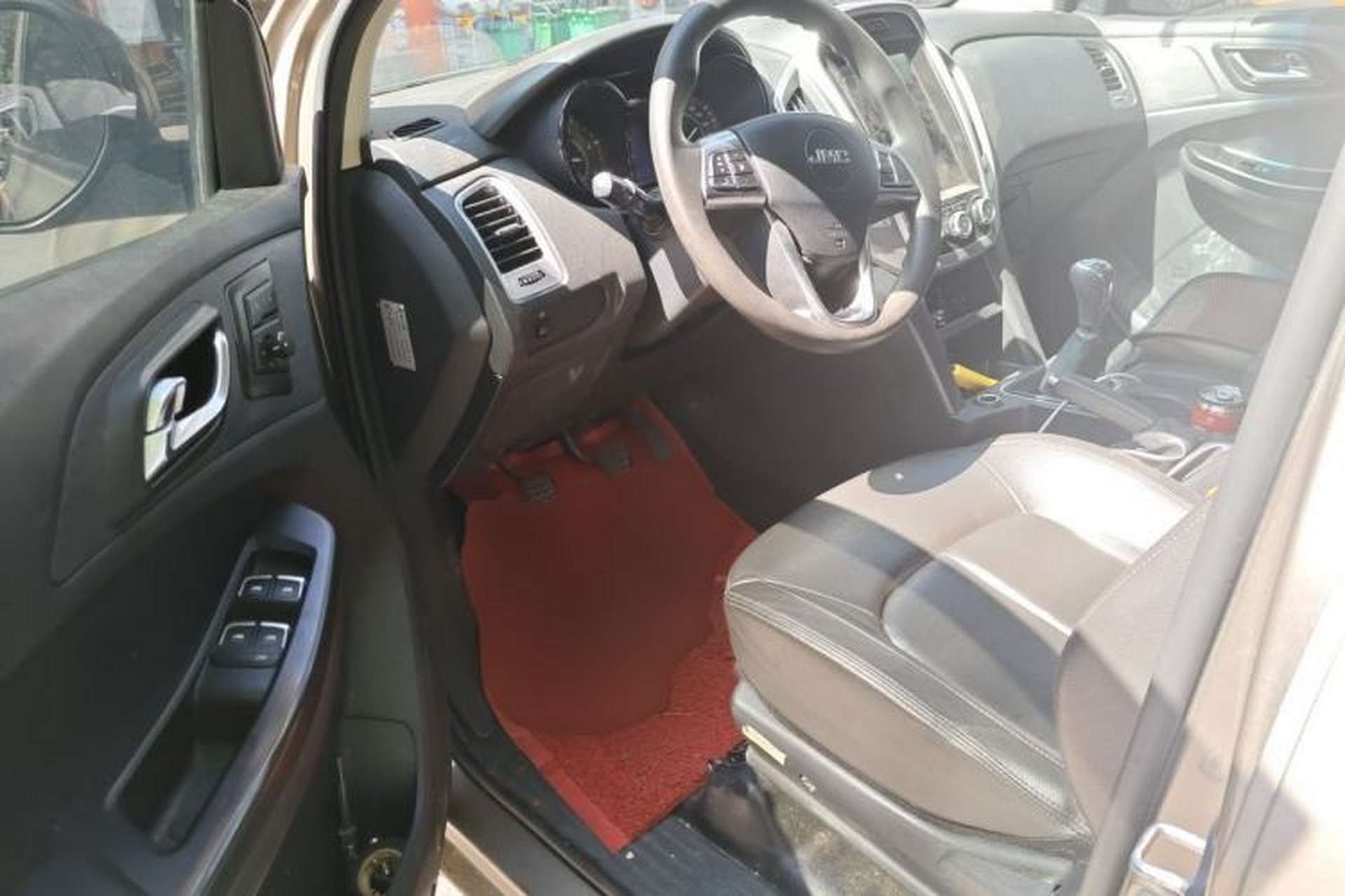 Used JMC Baodian 2020 2.5T Diesel Two-Wheel Drive Comfort Edition Long Wheelbase JX4D25A6L Driver Seat