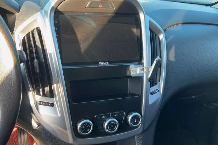 Used JMC Baodian 2020 2.5T Diesel Two-Wheel Drive Comfort Edition Long Wheelbase JX4D25A6L Audio And AC Panel