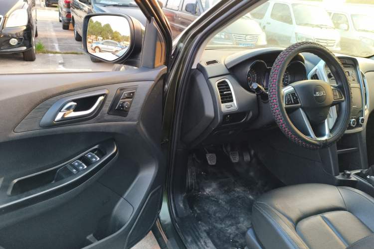 Used JMC Baodian 2020 2.5T Diesel Two-Wheel Drive Comfort Edition Long Wheelbase JX4D25A6L Driver Seat