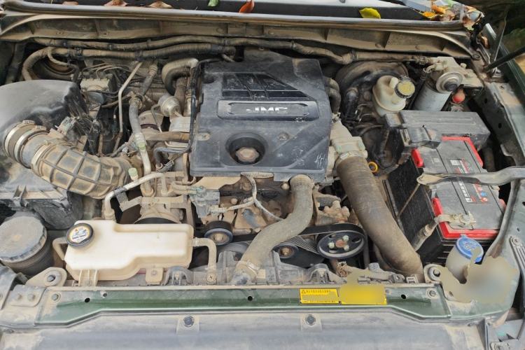 Used JMC Baodian 2020 2.5T Diesel Two-Wheel Drive Comfort Edition Long Wheelbase JX4D25A6L Engine Bay