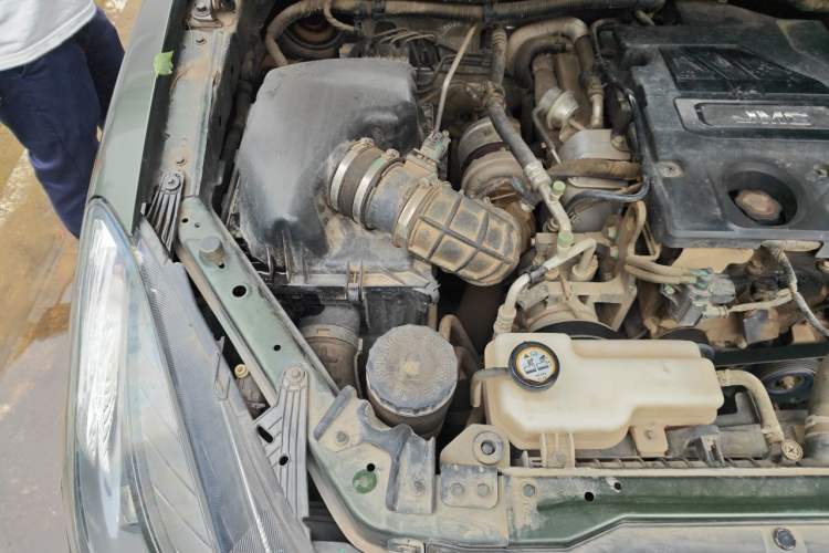 Used JMC Baodian 2020 2.5T Diesel Two-Wheel Drive Comfort Edition Long Wheelbase JX4D25A6L Engine Bay Right