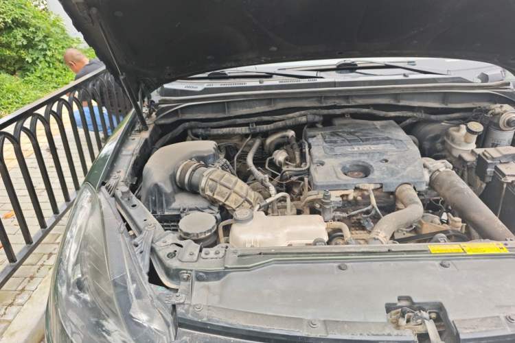 Used JMC Baodian 2020 2.5T Diesel Two-Wheel Drive Comfort Edition Long Wheelbase JX4D25A6L Engine Bay Right