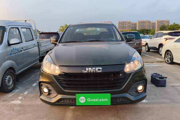 Used JMC Baodian 2020 2.5T Diesel Two-Wheel Drive Comfort Edition Long Wheelbase JX4D25A6L Front