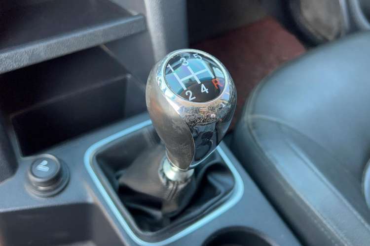 Used JMC Baodian 2020 2.5T Diesel Two-Wheel Drive Comfort Edition Long Wheelbase JX4D25A6L Gear Lever