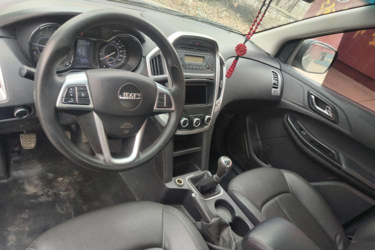 Used JMC Baodian 2020 2.5T Diesel 4x4 Comfort Edition Long Wheelbase JX4D25A6L Interior 3
