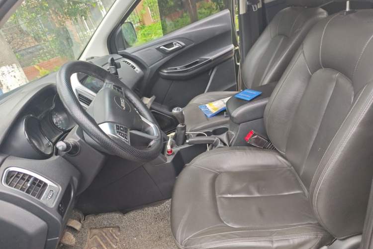 Used JMC Baodian 2020 2.5T Diesel Two-Wheel Drive Comfort Edition Long Wheelbase JX4D25A6L Left Front Seat