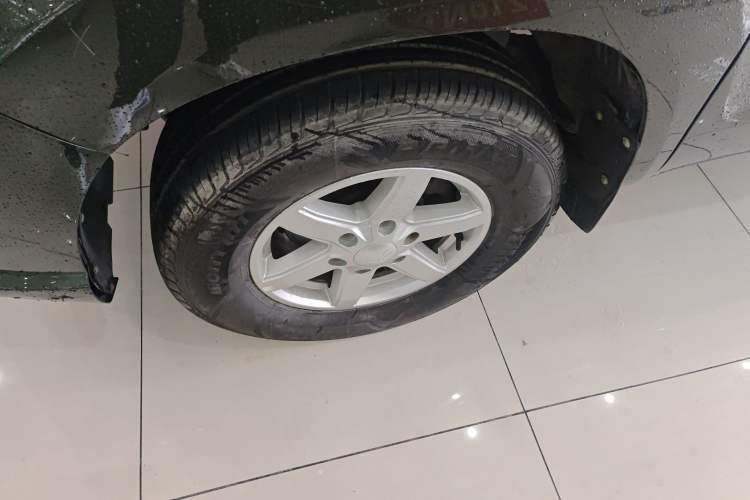 Used JMC Baodian 2020 2.5T Diesel Two-Wheel Drive Comfort Edition Long Wheelbase JX4D25A6L Left Front Wheel Hub