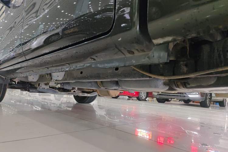 Used JMC Baodian 2020 2.5T Diesel Two-Wheel Drive Comfort Edition Long Wheelbase JX4D25A6L Left Side Sill