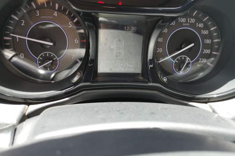 Used JMC Baodian 2020 1.8T Gasoline Two-Wheel Drive Comfort Edition Standard Wheelbase JX4G18A6L Odometer Close Up