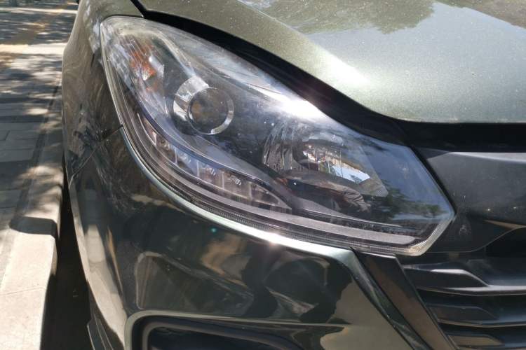 Used JMC Baodian 2020 1.8T Gasoline Two-Wheel Drive Comfort Edition Standard Wheelbase JX4G18A6L Right Front Headlight