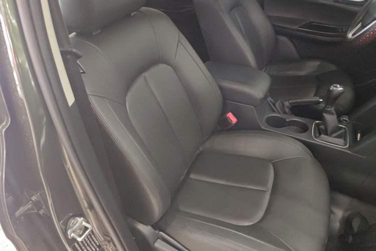 Used JMC Baodian 2020 2.5T Diesel Two-Wheel Drive Comfort Edition Long Wheelbase JX4D25A6L Right Front Seat