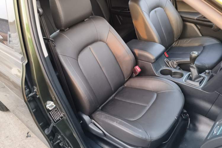 Used JMC Baodian 2020 2.5T Diesel Two-Wheel Drive Comfort Edition Long Wheelbase JX4D25A6L Right Front Seat