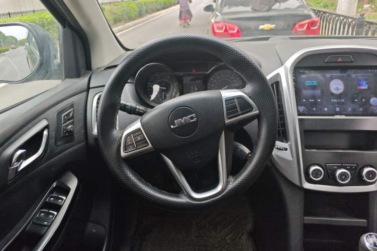 Used JMC Baodian 2020 2.5T Diesel Two-Wheel Drive Comfort Edition Long Wheelbase JX4D25A6L Steering Wheel