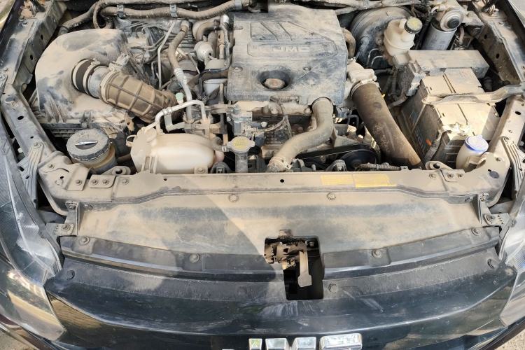 Used JMC Baodian 2020 2.5T Diesel Two-Wheel Drive Comfort Edition Long Wheelbase JX4D25A6L Engine Bay