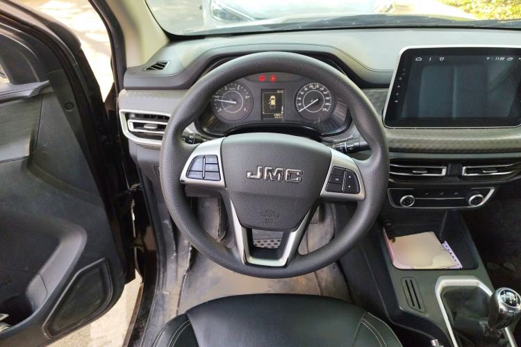 Used JMC Baodian 2020 2.5T Diesel Two-Wheel Drive Comfort Edition Long Wheelbase JX4D25A6L Steering Wheel