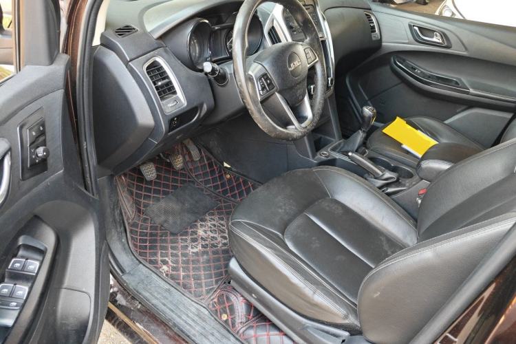 Used JMC Baodian 2020 2.5T Diesel Two-Wheel Drive Comfort Edition Standard Wheelbase JX4D25A6L Driver Seat