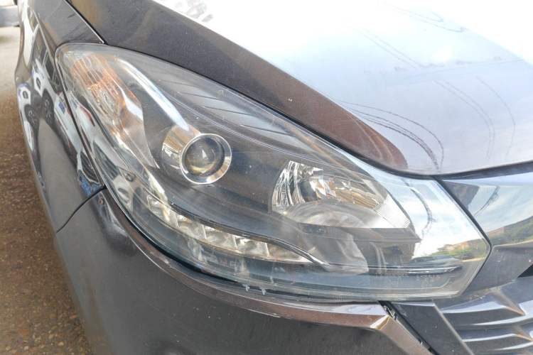 Used JMC Baodian 2020 2.5T Diesel Two-Wheel Drive Comfort Edition Standard Wheelbase JX4D25A6L Right Front Headlight