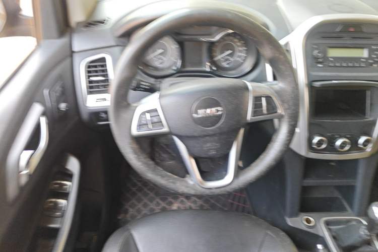Used JMC Baodian 2020 2.5T Diesel Two-Wheel Drive Comfort Edition Standard Wheelbase JX4D25A6L Steering Wheel