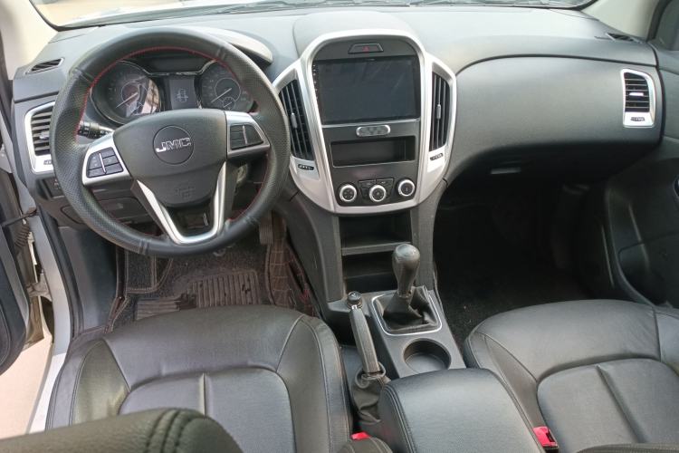 Used JMC Baodian 2020 2.5T Diesel Two-Wheel Drive Comfort Edition Standard Wheelbase JX4D25A6L Center Console