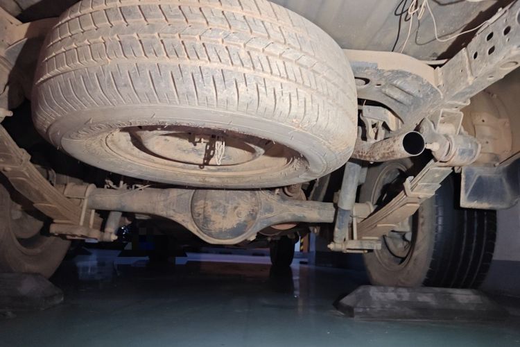 Used JMC Baodian 2020 2.5T Diesel Two-Wheel Drive Comfort Edition Long Wheelbase JX4D25A6L Chassis Rear