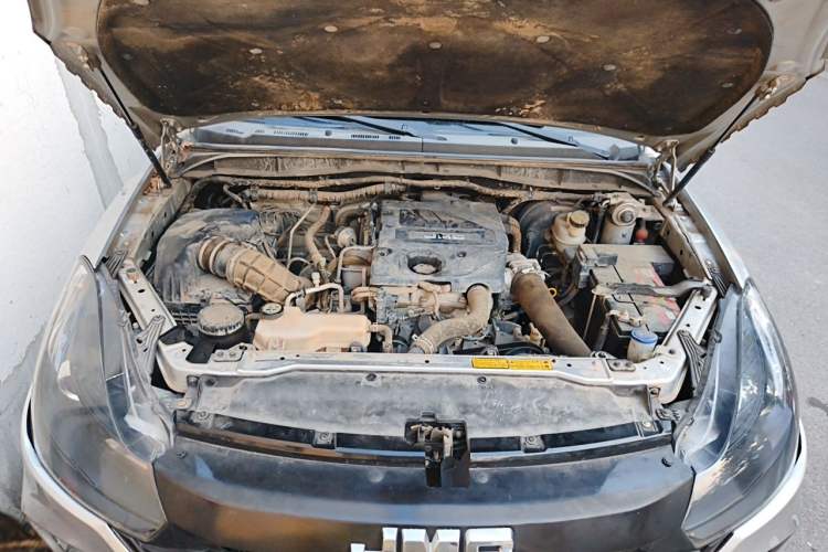 Used JMC Baodian 2020 2.5T Diesel 4x4 Comfort Edition Long Wheelbase JX4D25A6L Engine Bay