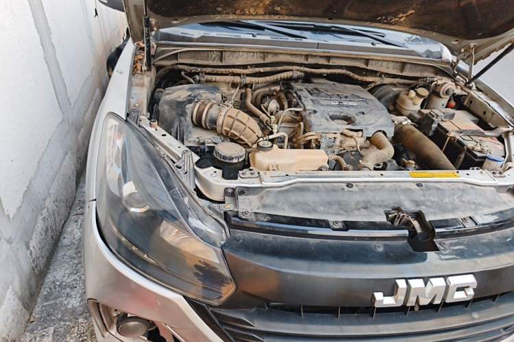 Used JMC Baodian 2020 2.5T Diesel 4x4 Comfort Edition Long Wheelbase JX4D25A6L Engine Bay Right