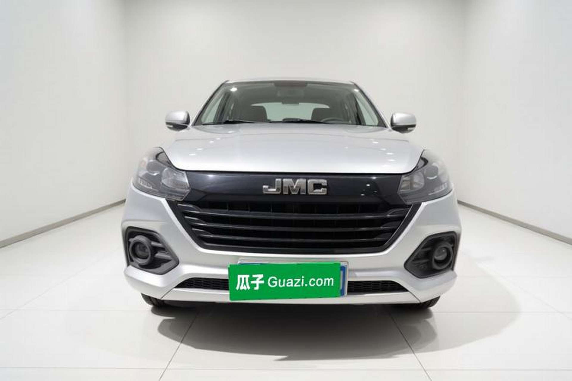 Used JMC Baodian 2020 2.5T Diesel Two-Wheel Drive Comfort Edition Standard Wheelbase JX4D25A6L Front