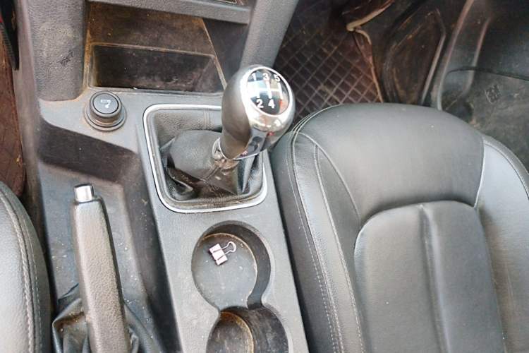 Used JMC Baodian 2020 2.5T Diesel 4x4 Comfort Edition Long Wheelbase JX4D25A6L Gear Lever