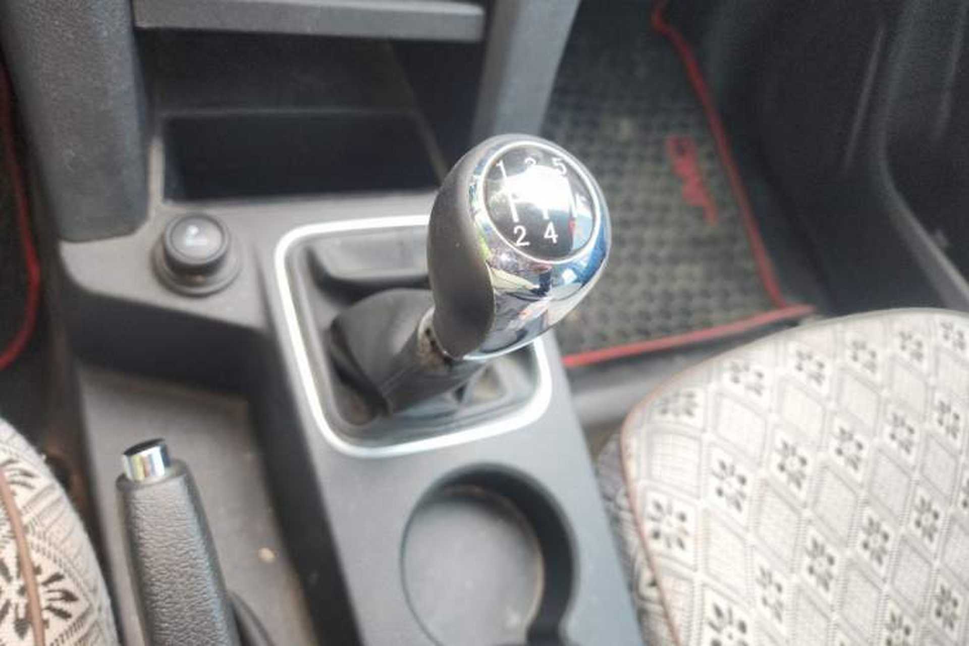 Used JMC Baodian 2020 2.5T Diesel Two-Wheel Drive Comfort Edition Long Wheelbase JX4D25A6L Gear Lever