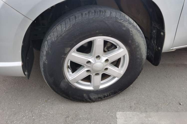 Used JMC Baodian 2020 2.5T Diesel Two-Wheel Drive Luxury Edition Long Wheelbase JX4D25A6L Left Front Wheel Hub