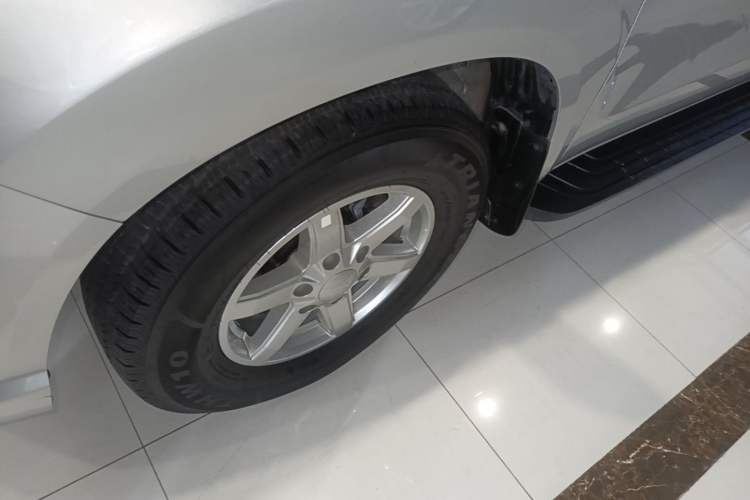 Used JMC Baodian 2020 2.5T Diesel Two-Wheel Drive Comfort Edition Long Wheelbase JX4D25A6L Left Front Wheel Hub