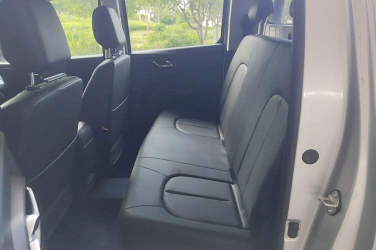Used JMC Baodian 2020 2.5T Diesel Two-Wheel Drive Comfort Edition Long Wheelbase JX4D25A6L Left Rear Seat
